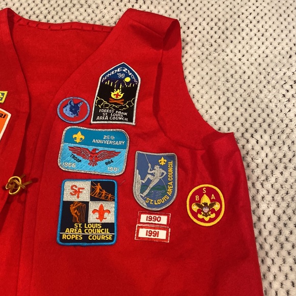 Vintage Boy Scout felt vest with 17 patches - Picture 6 of 10